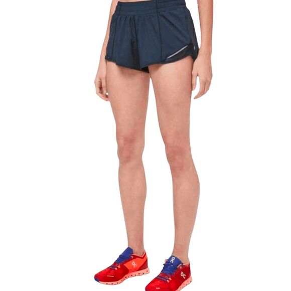 LULULEMON ATHLETICA Hotty Hot Short II '2.5" In True Navy Size 10 - Picture 1 of 4